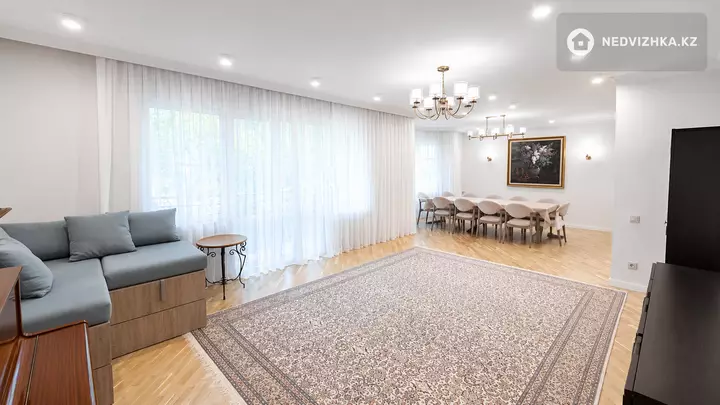 4-комнатная квартира, этаж 4 из 5, 185 м², фотография 4