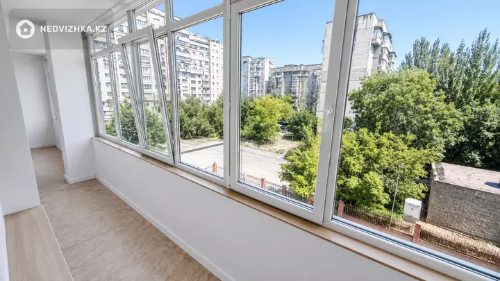 4-комнатная квартира, этаж 4 из 5, 185 м², фотография 5