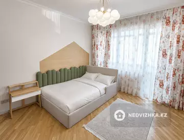 4-комнатная квартира, этаж 4 из 5, 185 м², миниатюра 9