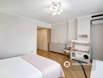 4-комнатная квартира, этаж 4 из 5, 185 м², миниатюра 12