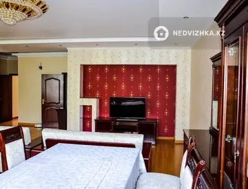 4-комнатная квартира, этаж 3 из 3, 153 м²
