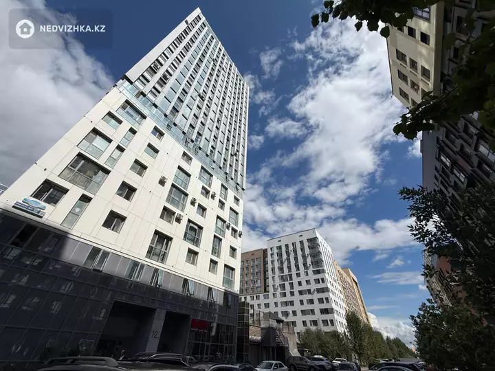 3-комнатная квартира, этаж 4 из 22, 90 м², фотография 2