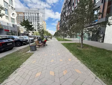 3-комнатная квартира, этаж 4 из 22, 90 м², миниатюра 1