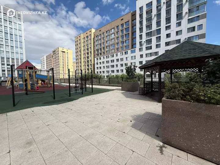 3-комнатная квартира, этаж 4 из 22, 90 м², фотография 4
