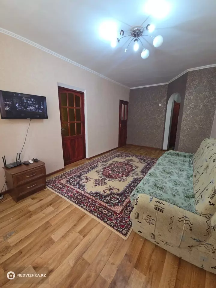 2-комнатная квартира, этаж 1 из 4, 37 м², фотография 4