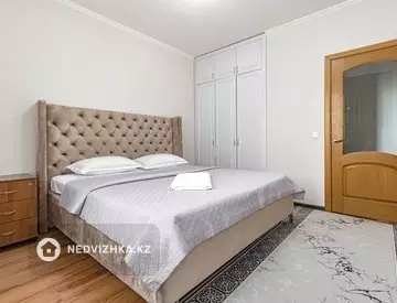 3-комнатная квартира, этаж 10 из 14, 90 м², Посуточно