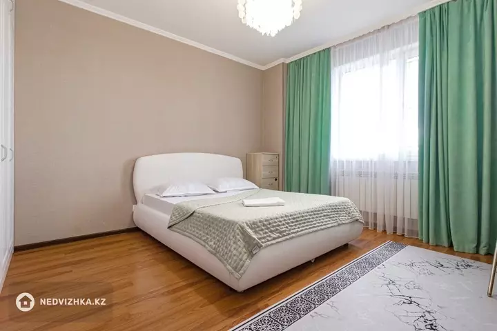 3-комнатная квартира, этаж 10 из 14, 90 м², Посуточно, фотография 4