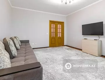3-комнатная квартира, этаж 10 из 14, 90 м², Посуточно