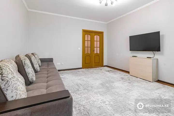 3-комнатная квартира, этаж 10 из 14, 90 м², Посуточно, фотография 5