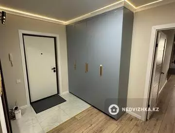 2-комнатная квартира, этаж 5 из 17, 49 м², миниатюра 10
