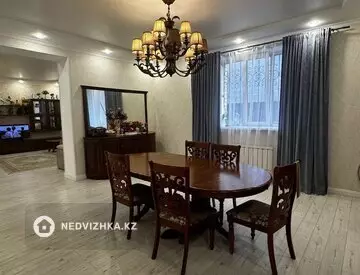 4-комнатный дом, 5 соток, 446 м²