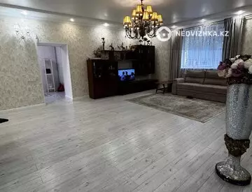 4-комнатный дом, 5 соток, 446 м²