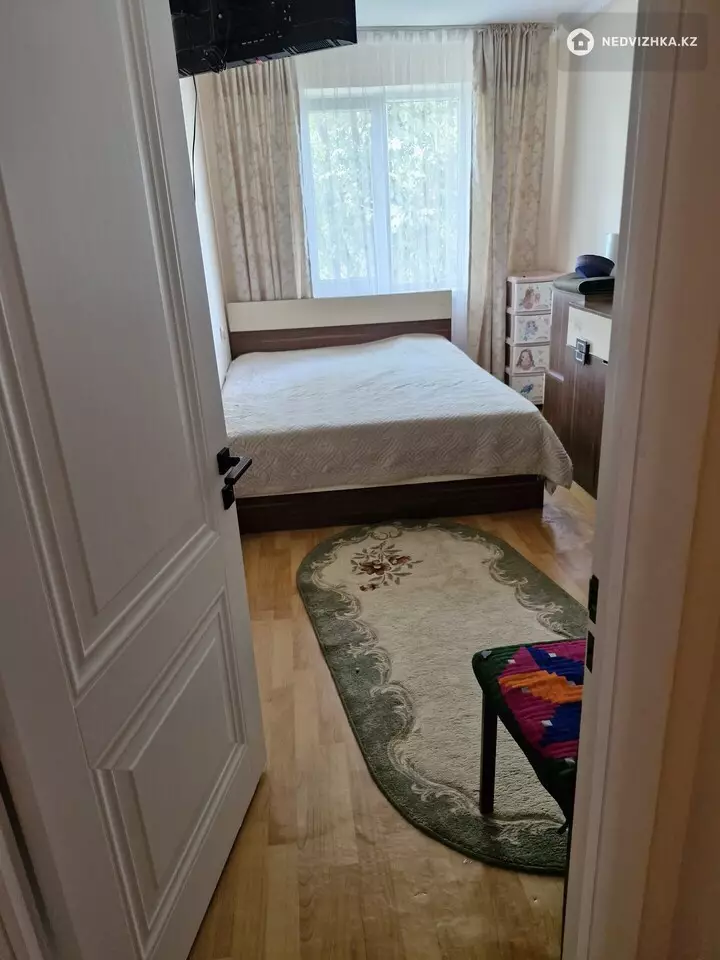3-комнатная квартира, этаж 4 из 4, 58 м², фотография 5