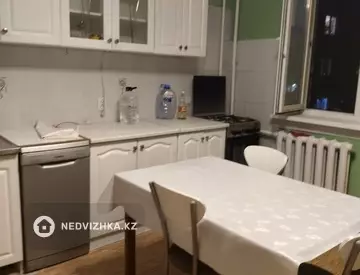 2-комнатная квартира, этаж 6 из 9, 70 м², Посуточно