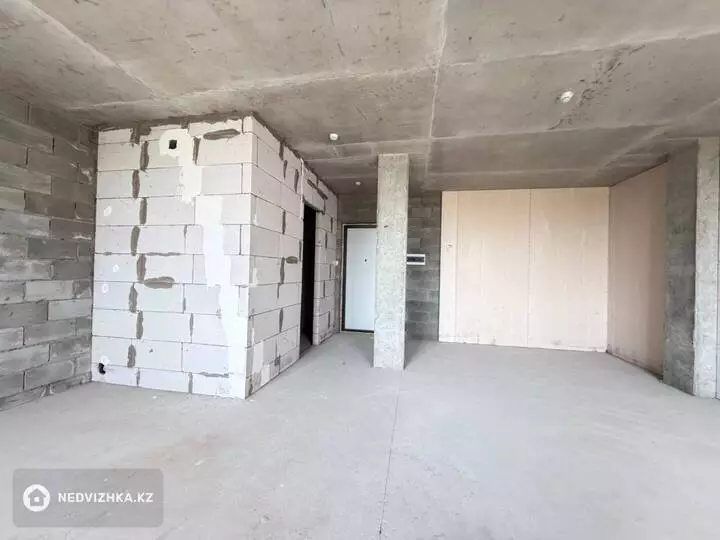 1-комнатная квартира, этаж 3 из 9, 47 м², фотография 3