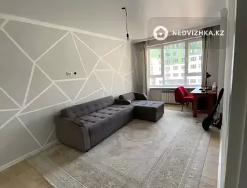 3-комнатная квартира, этаж 4 из 7, 90 м²