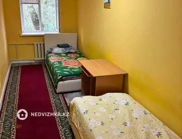 3-комнатная квартира, этаж 3 из 4, 54 м², Посуточно