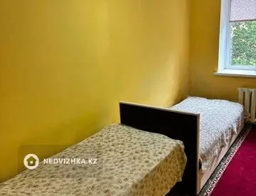 3-комнатная квартира, этаж 3 из 4, 54 м², Посуточно