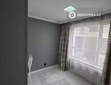 3-комнатная квартира, этаж 2 из 12, 87 м², миниатюра 2