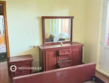 4-комнатная квартира, этаж 8 из 9, 100 м², На длительный срок, миниатюра 6