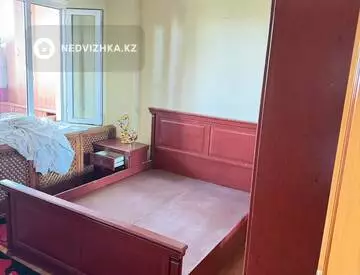 4-комнатная квартира, этаж 8 из 9, 100 м², На длительный срок