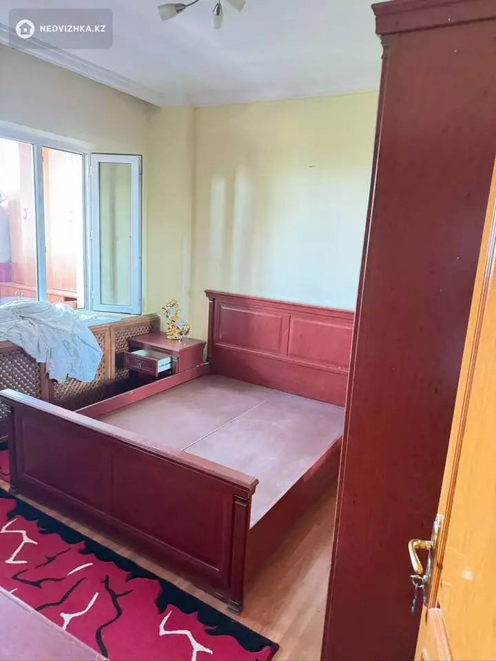 4-бөлмелі пәтер, қабат 8 барлық қабат саны 9, 100 м², На длительный срок, 4-фотосурет