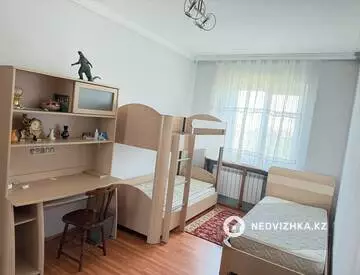 4-комнатная квартира, этаж 8 из 9, 100 м², На длительный срок, миниатюра 8