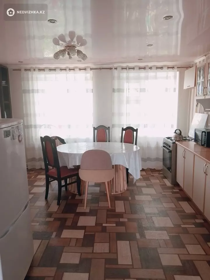 2-комнатная квартира, этаж 5 из 5, 60 м², фотография 4