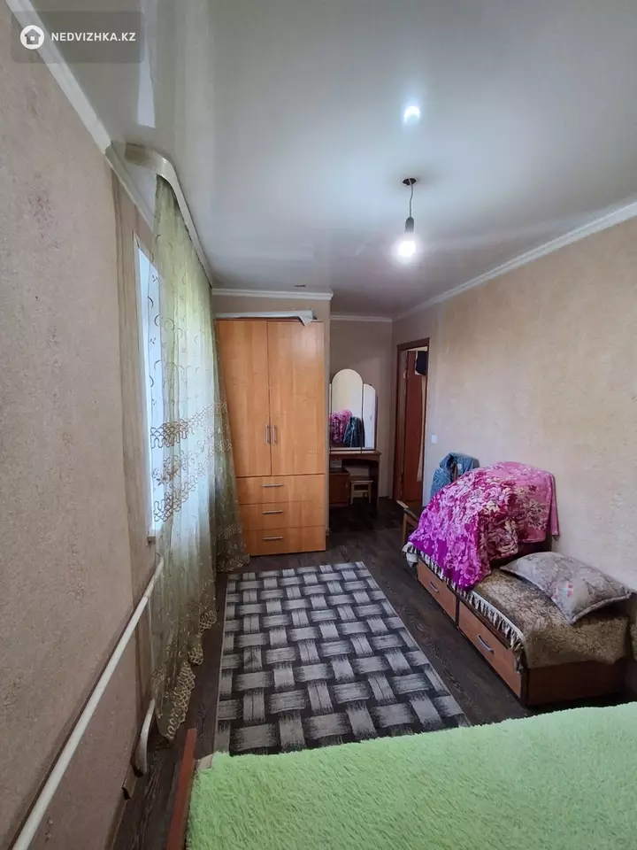 2-комнатная квартира, этаж 4 из 4, 42 м², фотография 2
