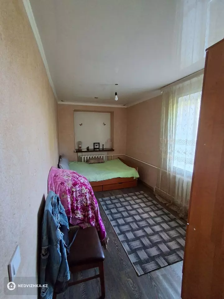 2-комнатная квартира, этаж 4 из 4, 42 м², фотография 4