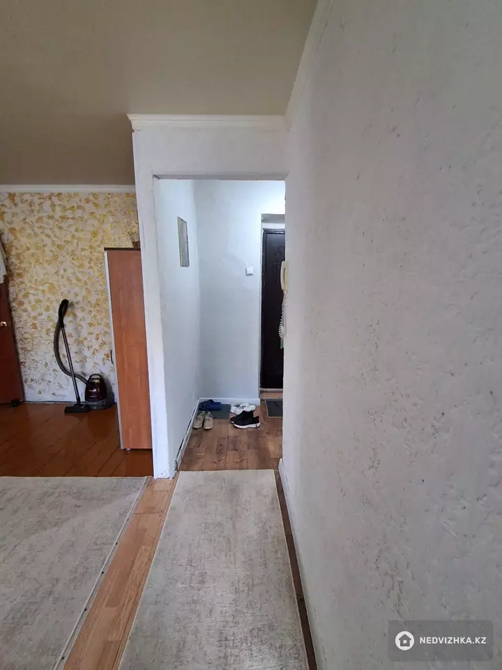 2-комнатная квартира, этаж 4 из 4, 42 м², фотография 5