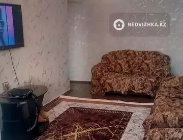 2-комнатная квартира, этаж 4 из 4, 47 м²