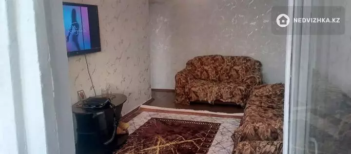2-комнатная квартира, этаж 4 из 4, 47 м², фотография 3