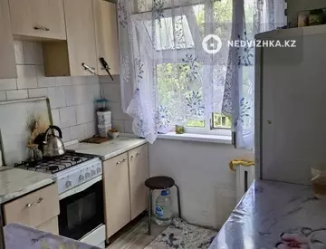 3-комнатная квартира, этаж 4 из 4, 58 м²