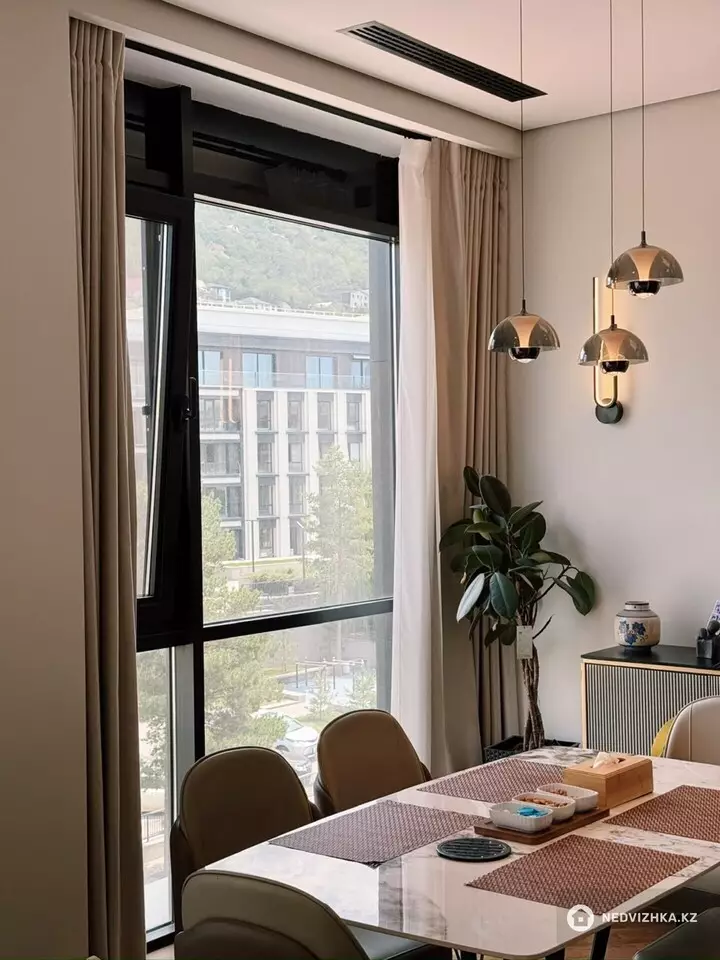 3-комнатная квартира, этаж 5 из 5, 134 м², фотография 4