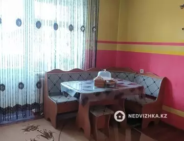 2-комнатная квартира, этаж 4 из 4, 56 м²