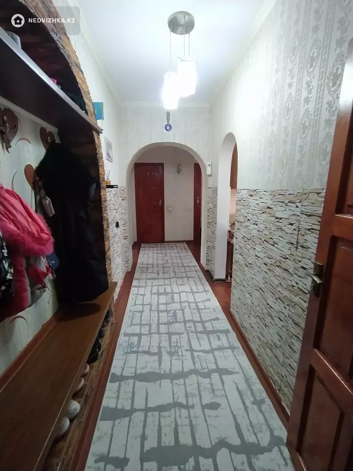 2-комнатная квартира, этаж 4 из 4, 56 м², фотография 2