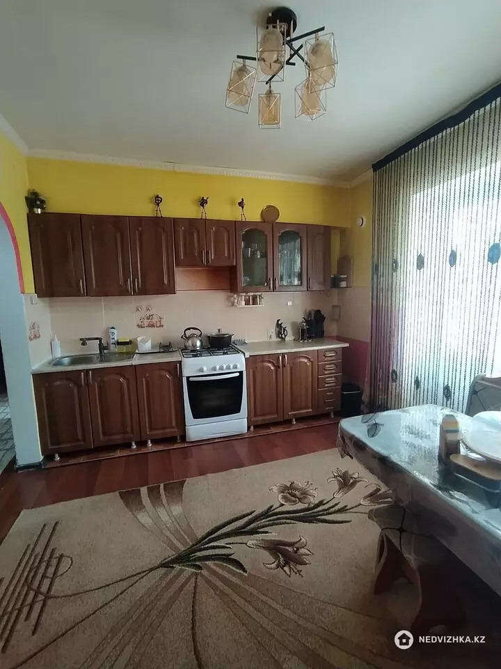 2-комнатная квартира, этаж 4 из 4, 56 м², фотография 3