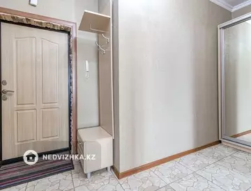 1-комнатная квартира, этаж 8 из 14, 45 м², Посуточно, миниатюра 10