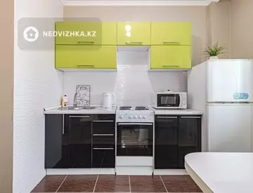 2-комнатная квартира, этаж 7 из 14, 55 м², Посуточно, миниатюра 8