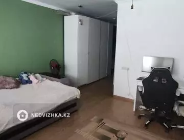 1-комнатная квартира, этаж 3 из 10, 30 м²