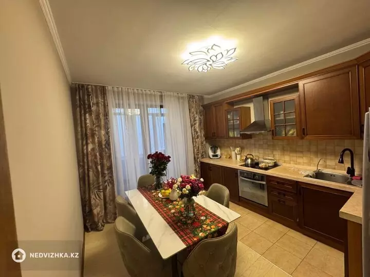 2-комнатная квартира, этаж 12 из 15, 68 м²