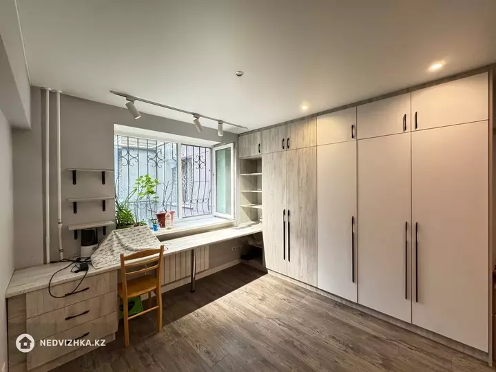 3-комнатная квартира, этаж 1 из 5, 76 м²