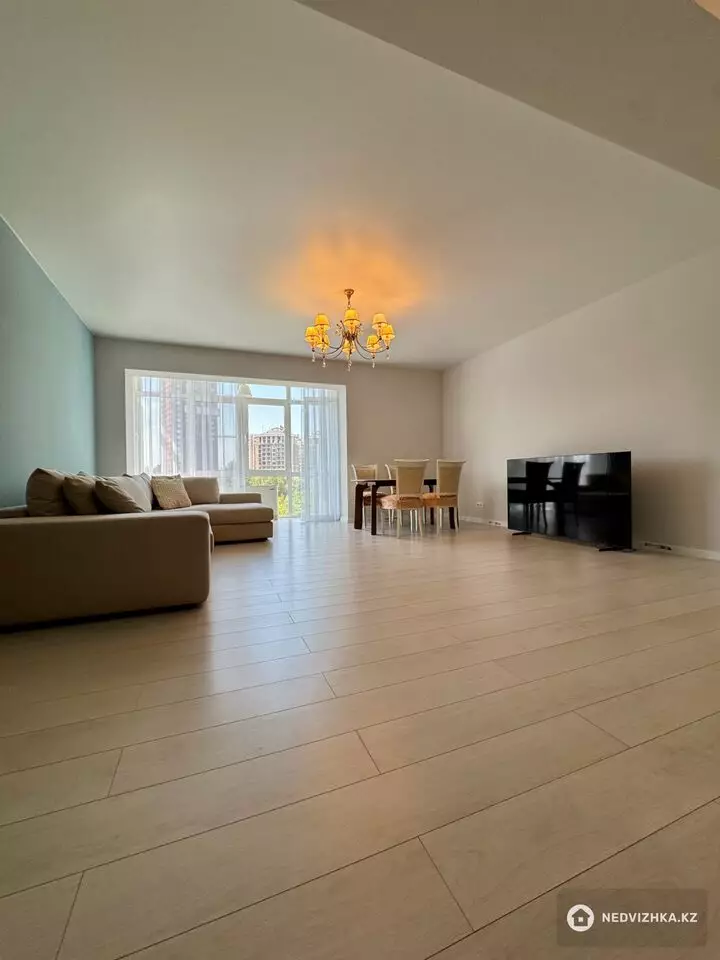 2-комнатная квартира, этаж 4 из 4, 88 м², фотография 4