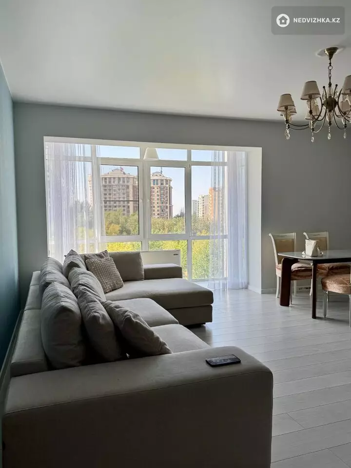 2-комнатная квартира, этаж 4 из 4, 88 м², фотография 3