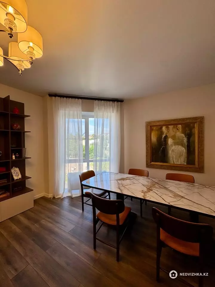 2-комнатная квартира, этаж 4 из 4, 95 м², фотография 4