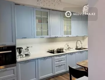 2-комнатная квартира, этаж 4 из 4, 95 м², миниатюра 1