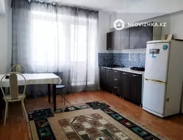 1-комнатная квартира, этаж 4 из 5, 37 м²