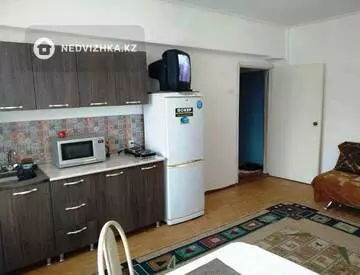 1-комнатная квартира, этаж 4 из 5, 37 м²