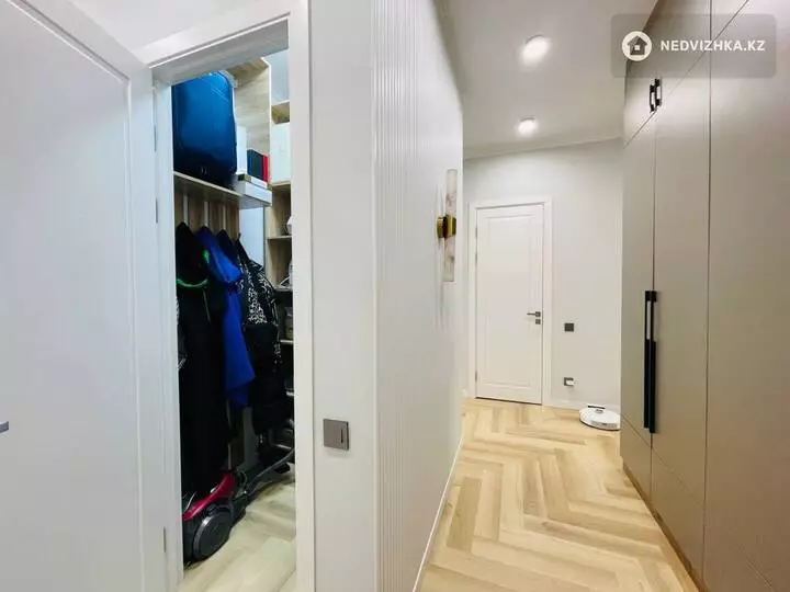 3-комнатная квартира, этаж 3 из 15, 87 м², фотография 4